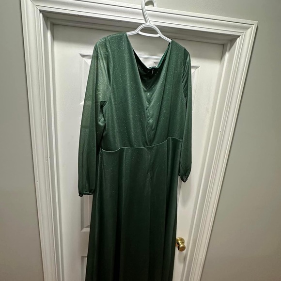 Prom/Pageant/Formal Dress - Picture 3 of 3